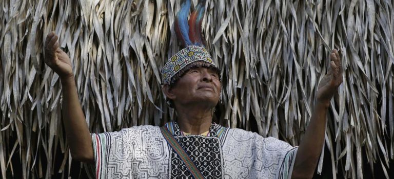 El turismo ayahuasquero se basa en fantasías occidentales románticas y distorsionadas